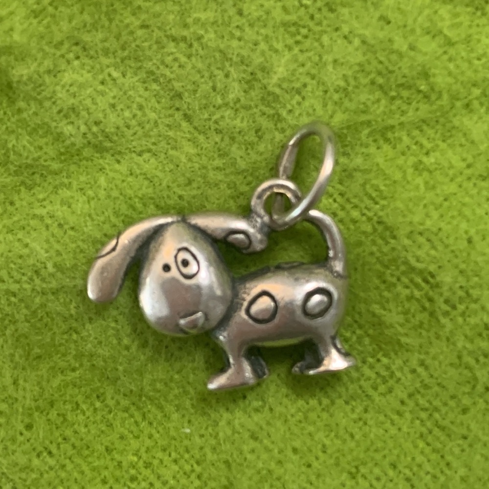 Vintage sterling silver Lucy Ann beagle dog charm . .925. Floppy ears and spots - Picture 4 of 6